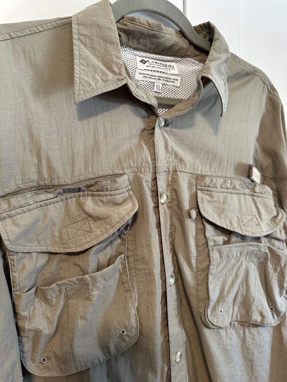 97. Columbia Top Performance Gear shirt; Size XL